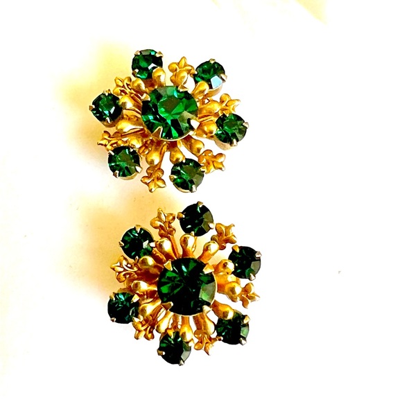 Vintage Duet Scatter Pins Green Rhinestones Gold Tone Filagree Setting - Picture 4 of 9